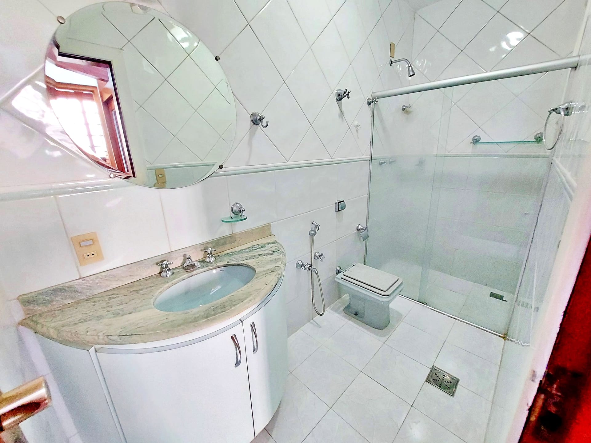 Casa à venda com 3 quartos, suíte, hidromassagem e espaço gourmet no Bairro Padre Eustáquio em Belo Horizonte-MG.