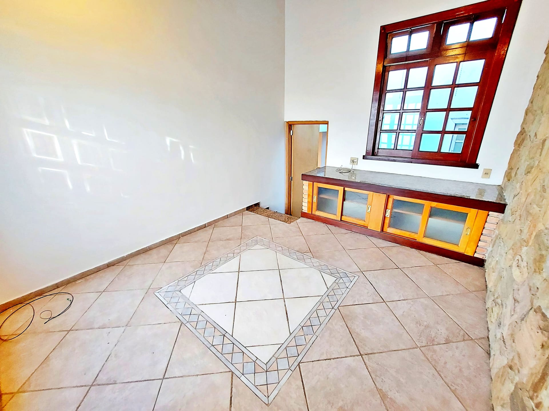 Casa à venda com 3 quartos, suíte, hidromassagem e espaço gourmet no Bairro Padre Eustáquio em Belo Horizonte-MG.