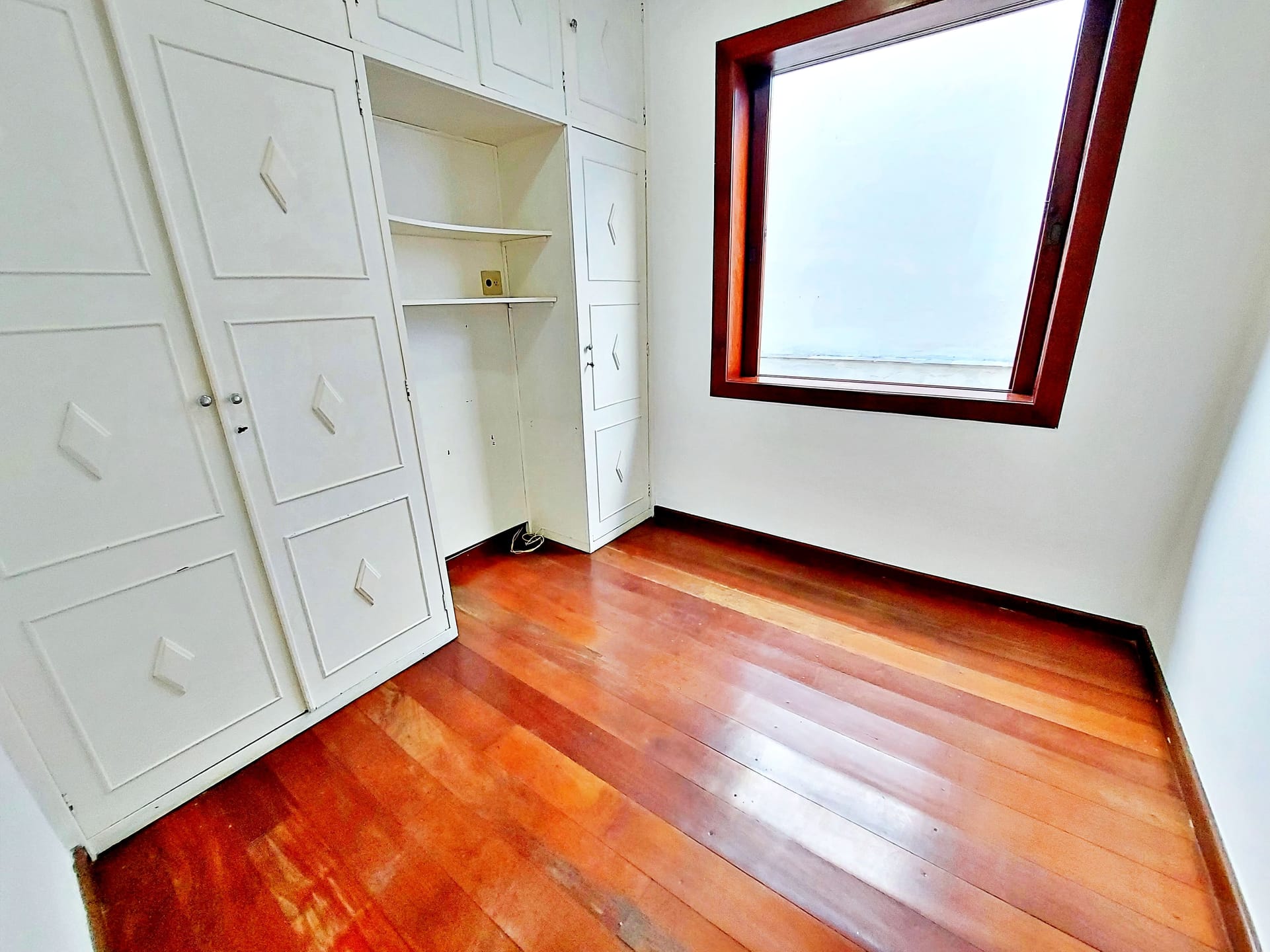 Casa à venda com 3 quartos, suíte, hidromassagem e espaço gourmet no Bairro Padre Eustáquio em Belo Horizonte-MG.