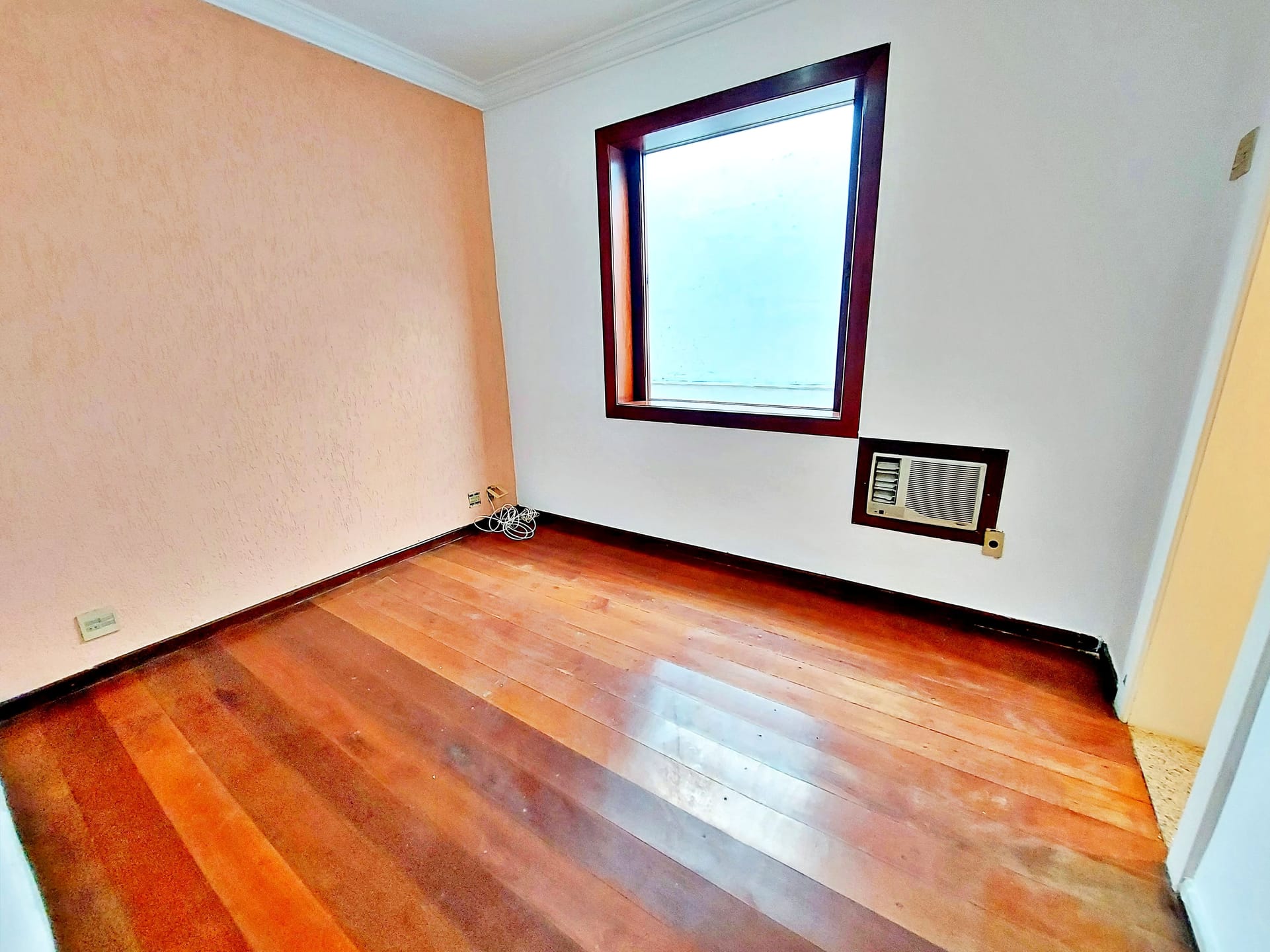 Casa à venda com 3 quartos, suíte, hidromassagem e espaço gourmet no Bairro Padre Eustáquio em Belo Horizonte-MG.