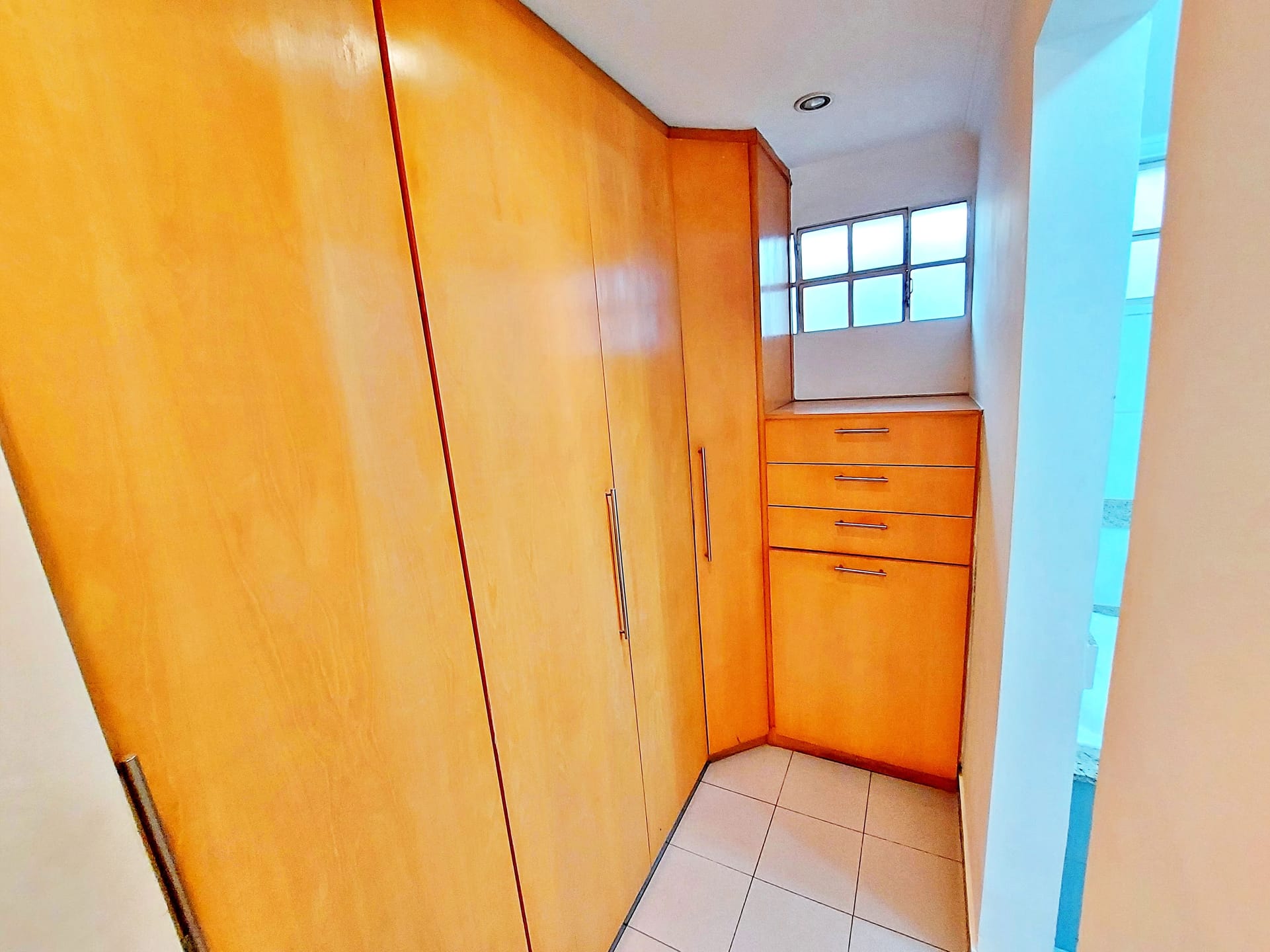 Casa à venda com 3 quartos, suíte, hidromassagem e espaço gourmet no Bairro Padre Eustáquio em Belo Horizonte-MG.