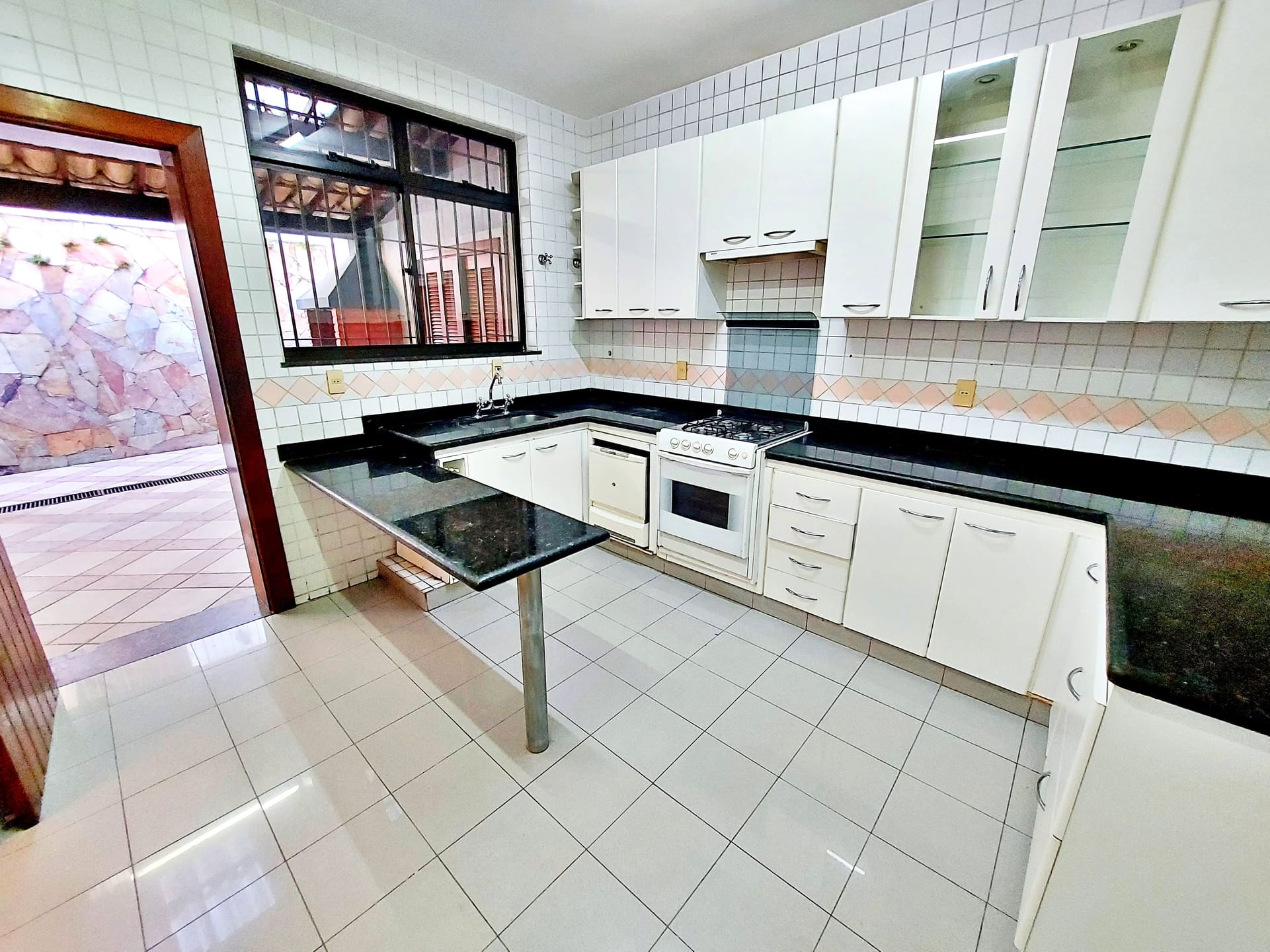 Casa à venda com 3 quartos, suíte, hidromassagem e espaço gourmet no Bairro Padre Eustáquio em Belo Horizonte-MG.