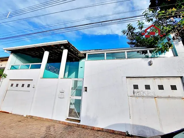 Casa com 242m² 3 quartos e 2 banheiros, à venda, no bairro Carlos Prates em Belo Horizonte
