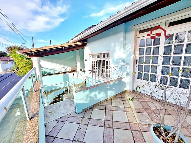 Casa com 242m² 3 quartos e 2 banheiros, à venda, no bairro Carlos Prates em Belo Horizonte