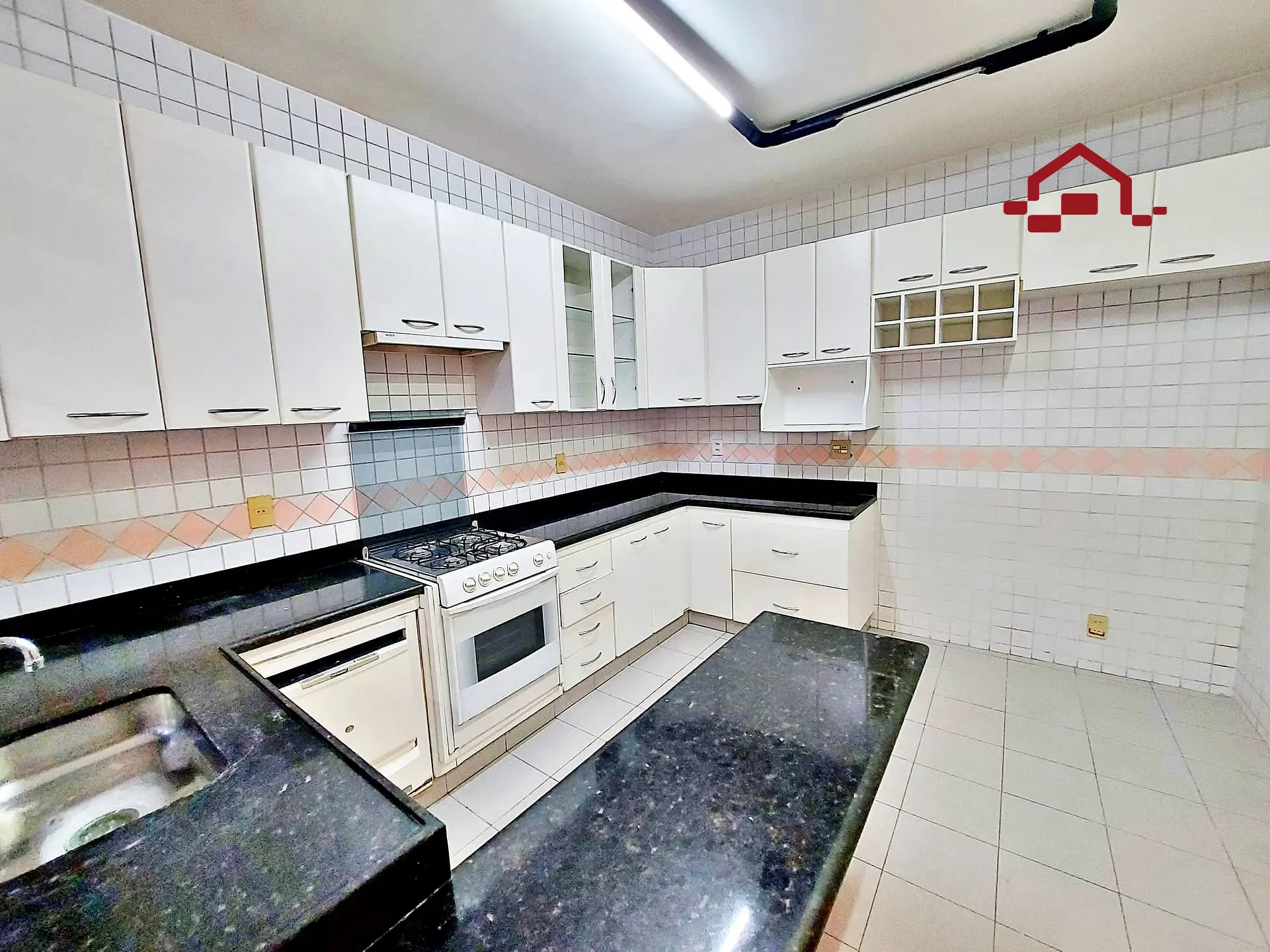 Casa, 3 quartos, 242 m² - Foto 32