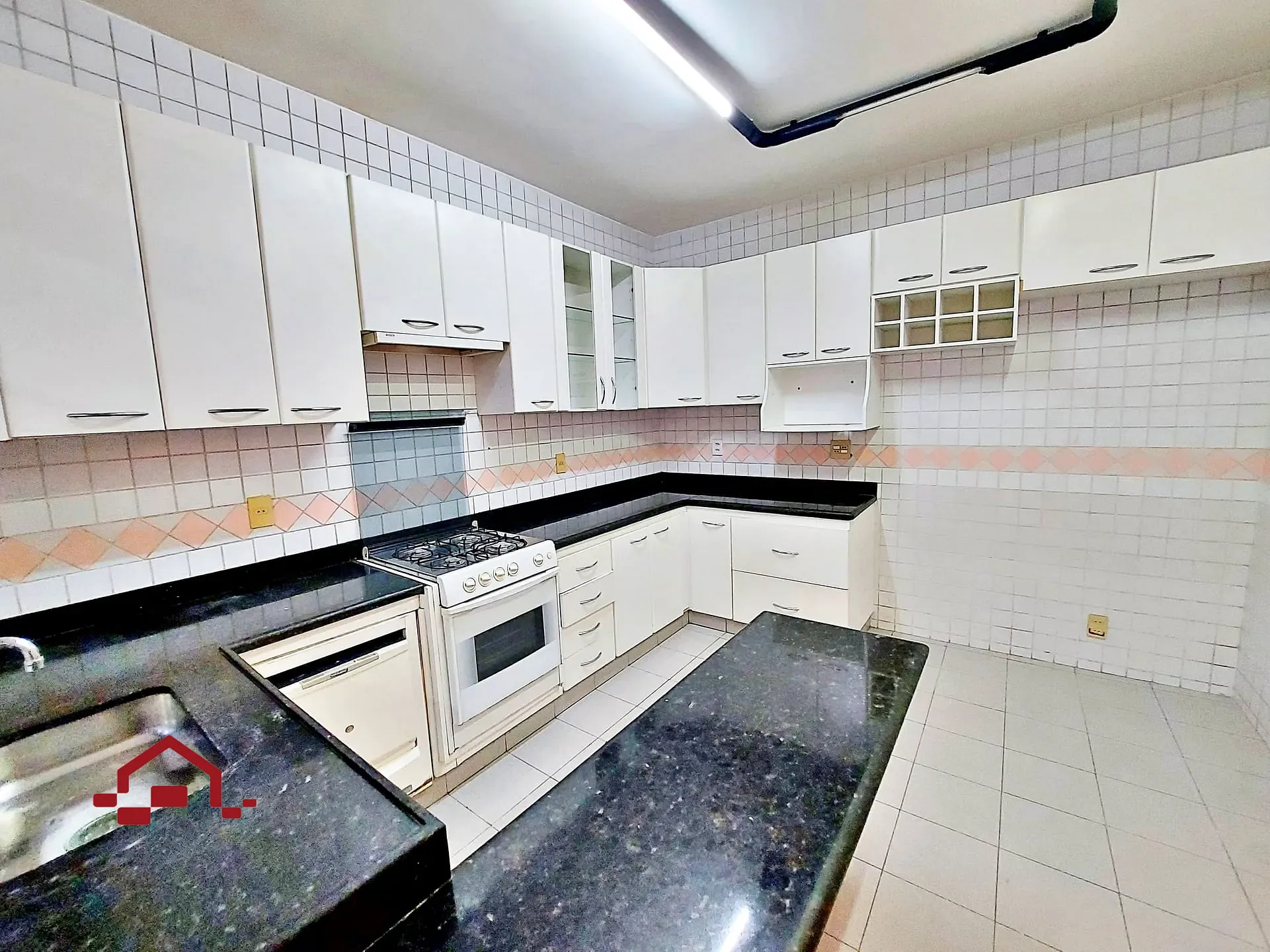 Casa, 3 quartos, 242 m² - Foto 32