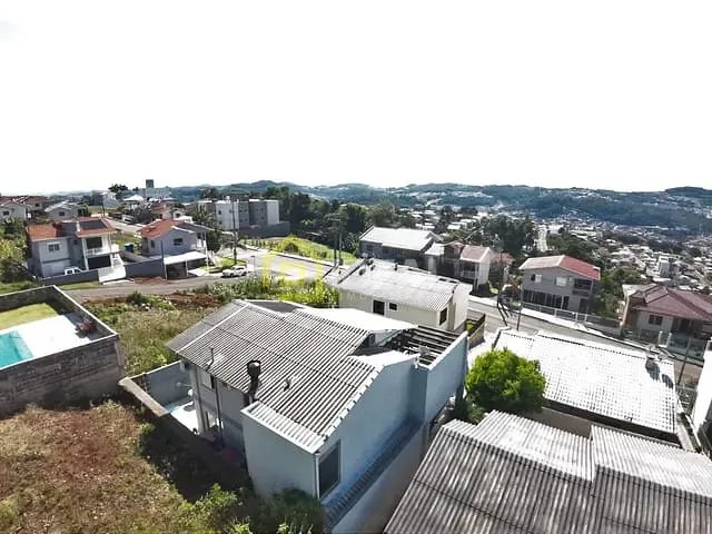 Casa 4 quartos e 2 banheiros, à venda, no bairro Nações em Concórdia