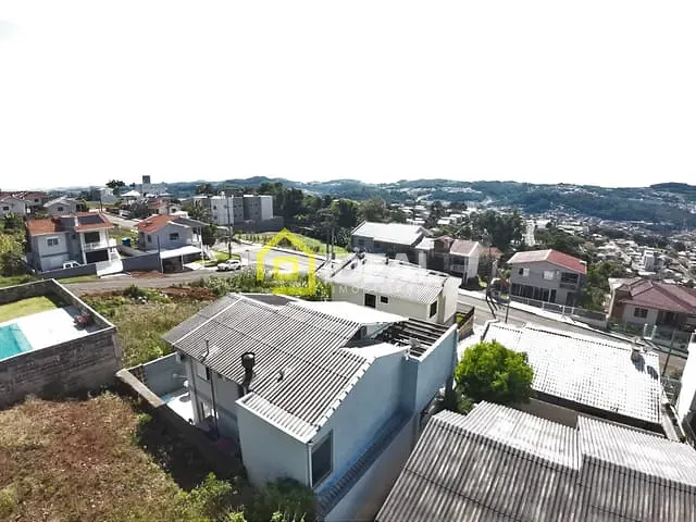 Casa 4 quartos e 2 banheiros, à venda, no bairro Nações em Concórdia