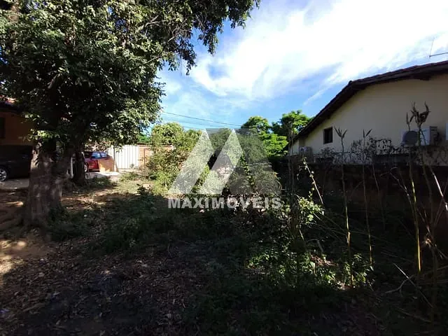 Terreno com 720m², à venda, no bairro Bela Vista em Araçuaí