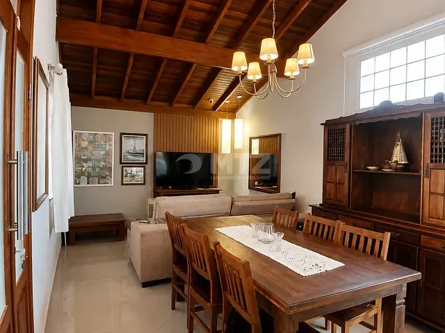 Casa 3 quartos e 3 banheiros, à venda, no bairro Vila São Luiz em Botucatu