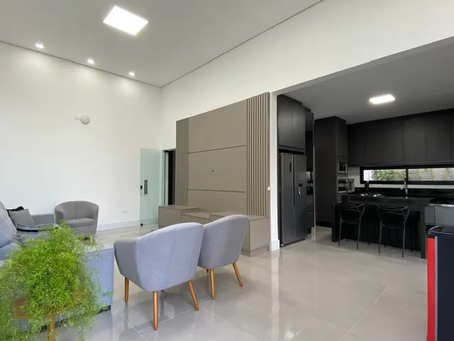Casa com 500m² 3 quartos e 4 banheiros, à venda, no bairro Mediterrâneo em Londrina