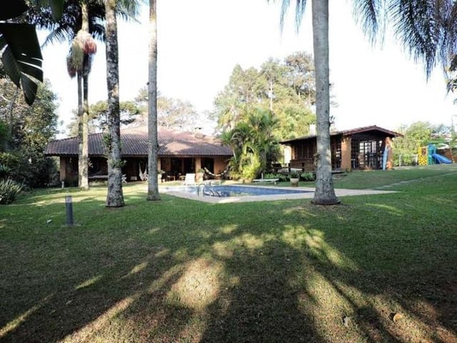 Casa com 447900m² 4 quartos e 5 banheiros, à venda, no bairro Vila Santo Antônio em Cotia