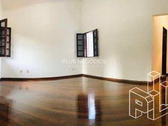 Casa com 300m² 4 quartos e 4 banheiros, à venda, no bairro Jardim São Carlos em Sorocaba