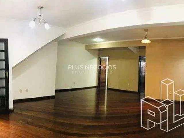 Casa com 300m² 4 quartos e 4 banheiros, à venda, no bairro Jardim São Carlos em Sorocaba