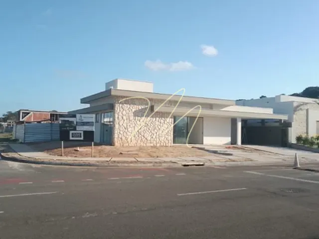 Casa 3 quartos e 5 banheiros, à venda, no bairro Nossa Senhora da Vitória em Ilhéus