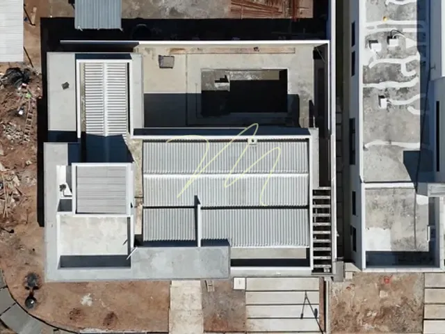Casa 3 quartos e 5 banheiros, à venda, no bairro Nossa Senhora da Vitória em Ilhéus