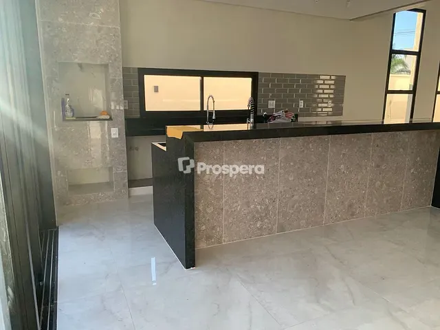 Casa com 382m² 3 quartos e 3 banheiros, à venda, no bairro Condomínio Residencial Gaudi em Anápolis
