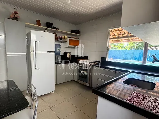 Casa com 300m² 2 quartos e 3 banheiros, à venda, no bairro Olivença em Ilhéus