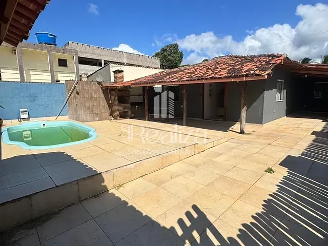 Casa com 300m² 2 quartos e 3 banheiros, à venda, no bairro Olivença em Ilhéus
