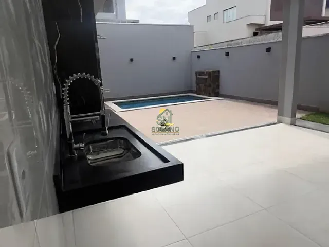 Casa com 360m² 3 quartos e 4 banheiros, à venda, no bairro Residencial Condomínio Jardim Veneza em Senador Canedo