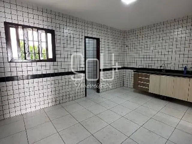 Casa com 270m² 3 quartos e 2 banheiros, à venda, no bairro Nova Parnamirim em Parnamirim