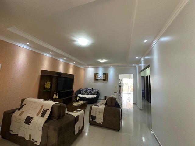 Casa com 400m² 4 quartos e 4 banheiros, à venda, no bairro Setor Habitacional Arniqueira (Águas Claras) em Brasília