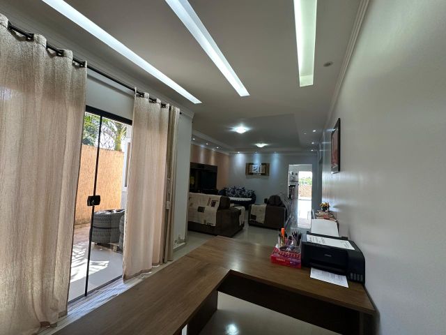 Casa com 400m² 4 quartos e 4 banheiros, à venda, no bairro Setor Habitacional Arniqueira (Águas Claras) em Brasília