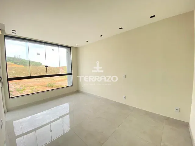 Casa com 184m² 3 quartos e 1 banheiro, à venda, no bairro Jardim Amália em Volta Redonda
