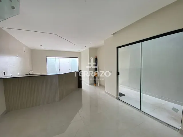 Casa com 184m² 3 quartos e 1 banheiro, à venda, no bairro Jardim Amália em Volta Redonda