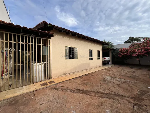 Casa com 360m² 3 quartos e 2 banheiros, à venda, no bairro Vila Nossa Senhora das Graças em Campo Grande