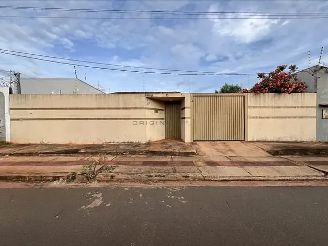 Casa com 360m² 3 quartos e 2 banheiros, à venda, no bairro Vila Nossa Senhora das Graças em Campo Grande