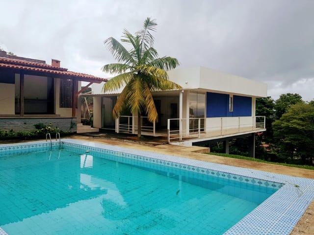Casa 2 quartos e 3 banheiros, à venda, no bairro Parque Jardim da Serra em Juiz de Fora