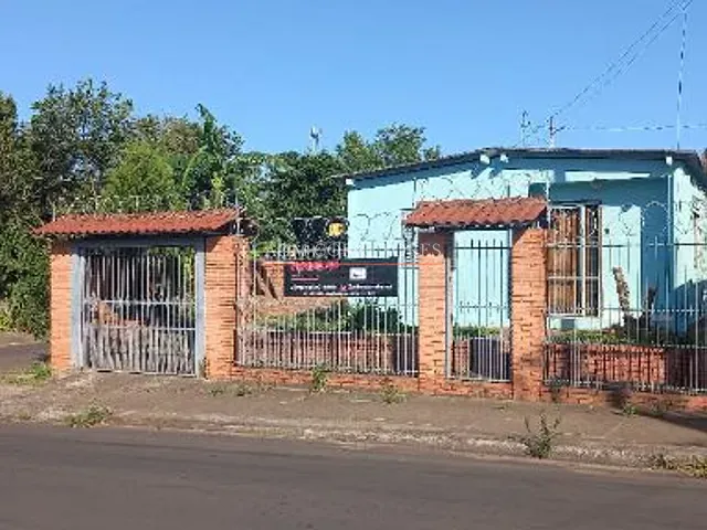 Casa com 150m² 4 quartos e 2 banheiros, à venda, no bairro Parque Granja Esperança em Cachoeirinha