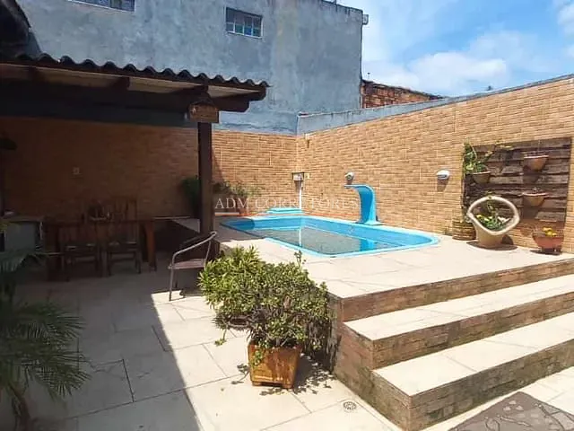 Casa com 150m² 4 quartos e 2 banheiros, à venda, no bairro Parque Granja Esperança em Cachoeirinha