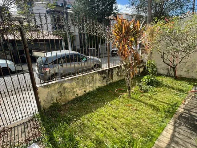 Casa 2 quartos e 2 banheiros, para alugar, no bairro Jardim Belvedere em Volta Redonda