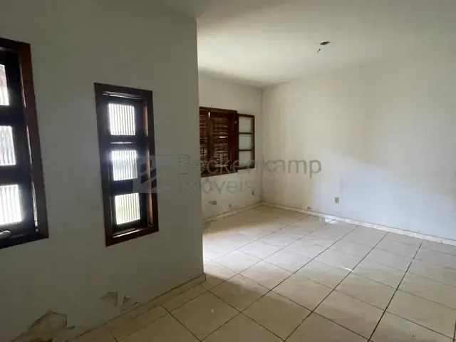 Casa 2 quartos e 2 banheiros, para alugar, no bairro Jardim Belvedere em Volta Redonda