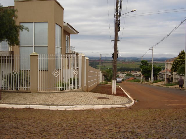Casa com 478m² 3 quartos e 3 banheiros, à venda, no bairro Oficinas em Ponta Grossa
