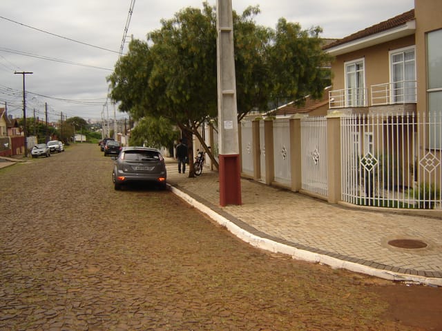 Casa com 478m² 3 quartos e 3 banheiros, à venda, no bairro Oficinas em Ponta Grossa