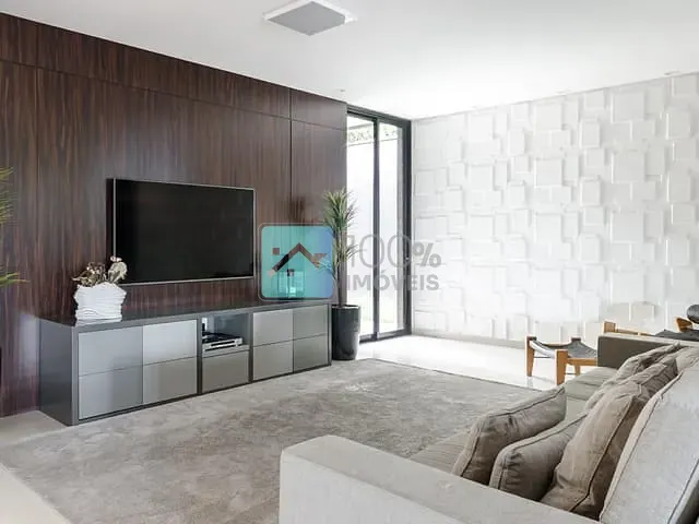 Casa com 3000m² 4 quartos e 5 banheiros, à venda ou para alugar, no bairro Chácaras Catagua em Taubaté