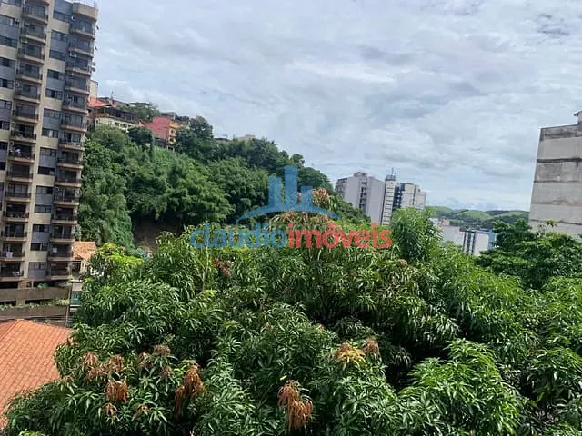 Casa 4 quartos e 1 banheiro, à venda, no bairro Centro em Barra Mansa