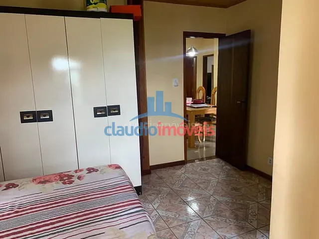 Casa 4 quartos e 1 banheiro, à venda, no bairro Centro em Barra Mansa