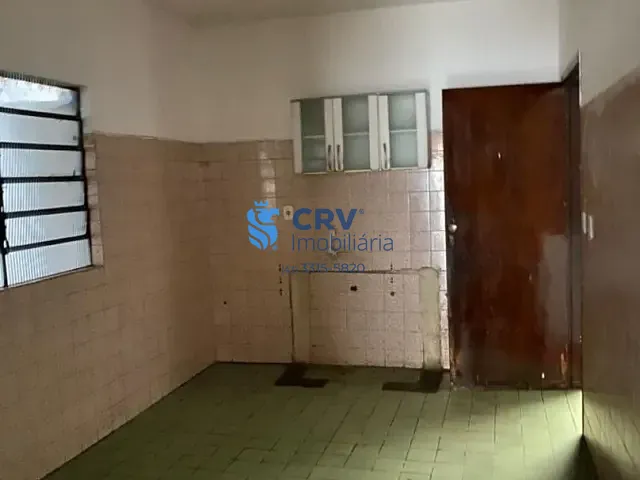 Casa com 325m² 2 quartos e 1 banheiro, para alugar, no bairro Brasília em Londrina