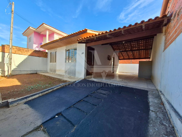 Casa 2 quartos e 1 banheiro, à venda, no bairro Jardim Nossa Senhora de Fátima em Jaguariaíva