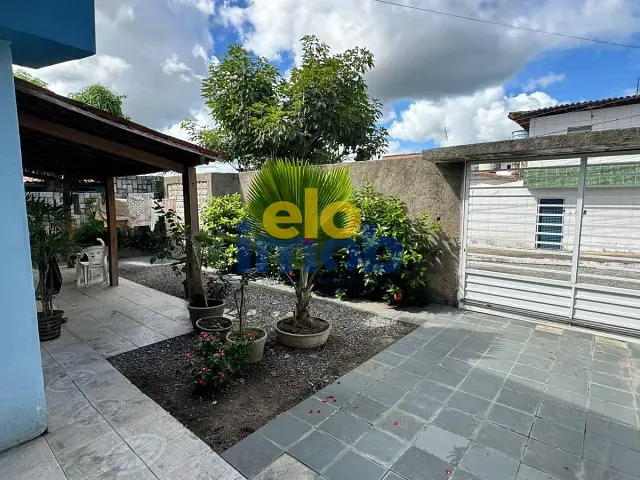 Casa 3 quartos e 2 banheiros, à venda, no bairro Deputado José Antônio Liberato em Caruaru