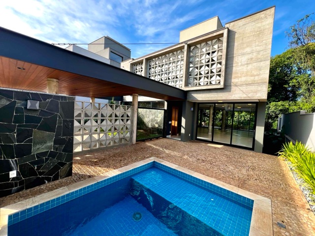Casa com 390m² 4 quartos e 4 banheiros, à venda, no bairro Vivendas do Arvoredo em Londrina