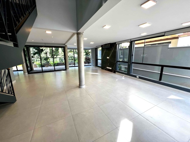 Casa com 390m² 4 quartos e 4 banheiros, à venda, no bairro Vivendas do Arvoredo em Londrina