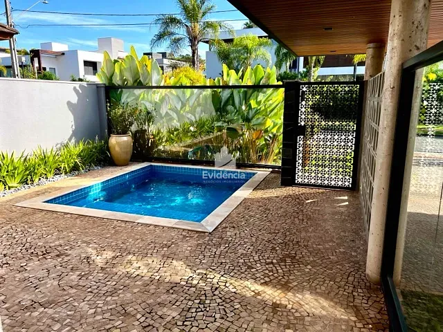 Casa com 390m² 4 quartos e 4 banheiros, à venda, no bairro Vivendas do Arvoredo em Londrina