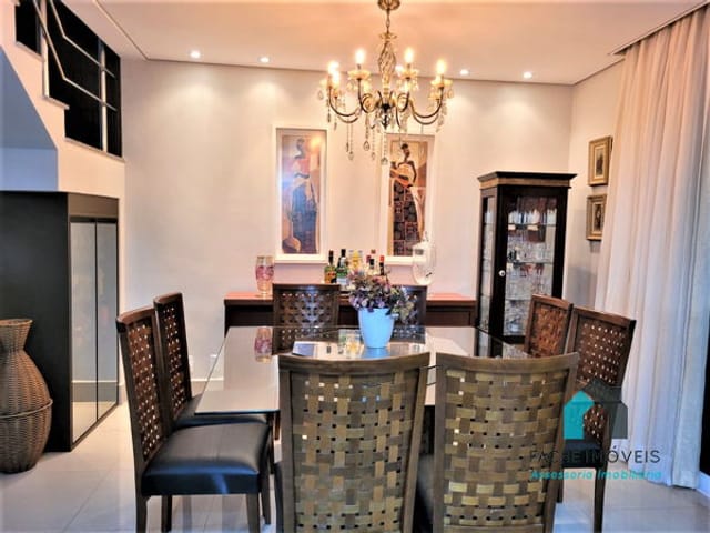 Casa com 230m² 3 quartos e 4 banheiros, à venda, no bairro Santa Cruz II em Cuiabá