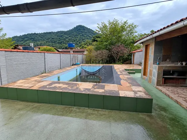 Casa com 500m² 4 quartos e 3 banheiros, à venda, no bairro Parada Modelo em Guapimirim