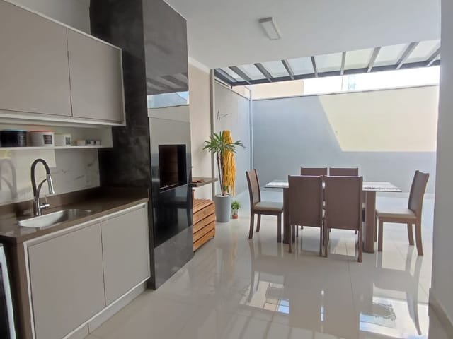 Casa com 211m² 3 quartos e 1 banheiro, à venda, no bairro Parque Nova Carioba em Americana